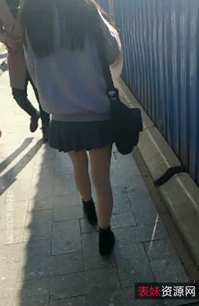 夏日特辑：杰哥街头送摸腿拍摄，25.88G视频合集