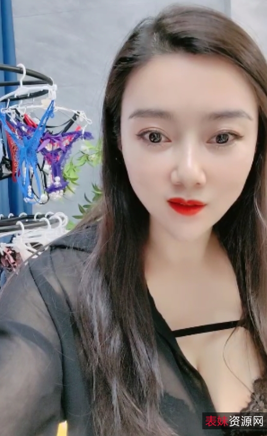 风韵少妇展现原味小热裤魅力,百度ED2K收藏达98次