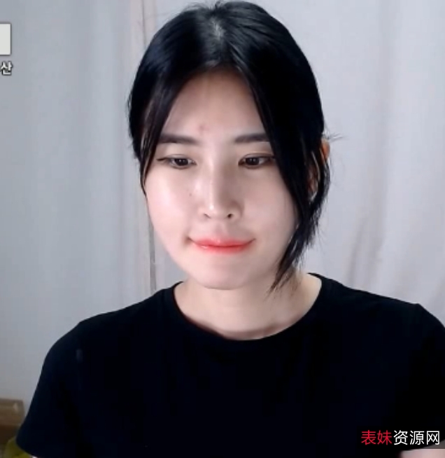 韩国主播ekgp高清17.4GG按摩视频,御姐风范甩奶技巧惊艳粉丝