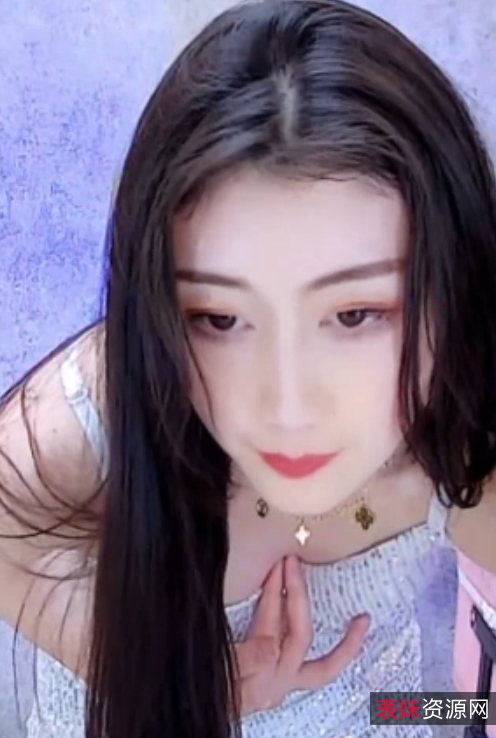 虎牙李遇安土豪定制26v3.8g在虎牙直播平台上，有一位名叫李遇安的主播，他以土豪定制的方式制作了一档名为“26v3.8g”的节目。李遇安认为看人不如看节目效果，因此他注重节目的制作，旨在赚钱牟利。这档节目备受收藏，百度搜索结果显示有17次收藏和115次搜索。李遇安的外貌让人过目难忘，略显沧桑的面容下透露着一种深沉的魅力。文章结构清晰，直截了当地介绍了“26v3.8g”节目的特点和主播李遇安的风采