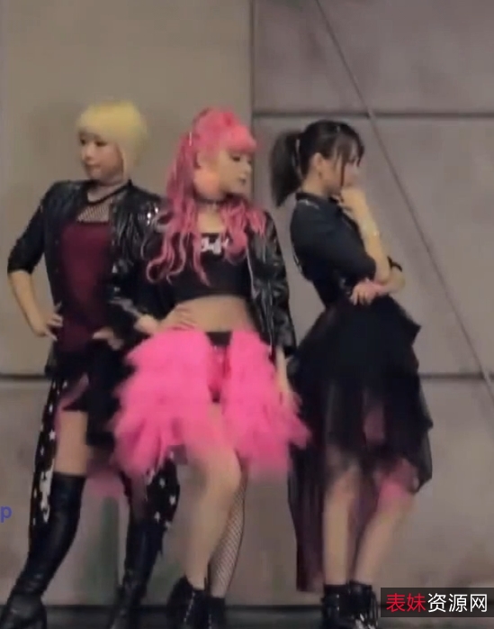 ocmas付费全方位展示宅舞合集36v2.9g：舞蹈界的明星舞者