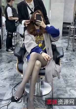 高颜值模特逗本逗鸭，211P视频合集，美腿黑丝诱惑346MB