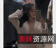 高颜值大二学生吴x晶私圈合集：16个视频总大小3.1G，清纯学生的资源技能点作品