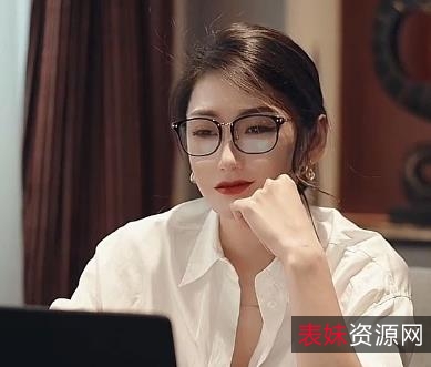 超人气女神小江疏影：1V389M视频特写震撼人心