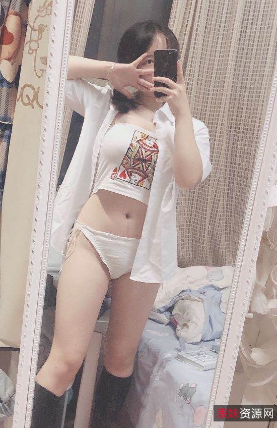 高颜值学生妹与富人小狗互动视频170p+32v+523m