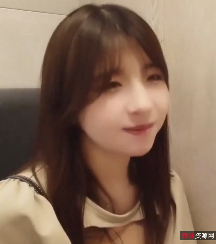 清纯美眉吃鸡互动视频数量：1，视频大小：中等