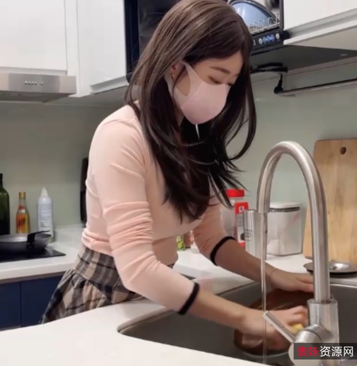 瑜伽教练ssrpeach胡言乱语最新合集121V23.8G，激励学生收藏