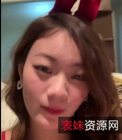 高颜值御姐百度云互动合集24V579M，四川妹妹与男友户外车阵自拍