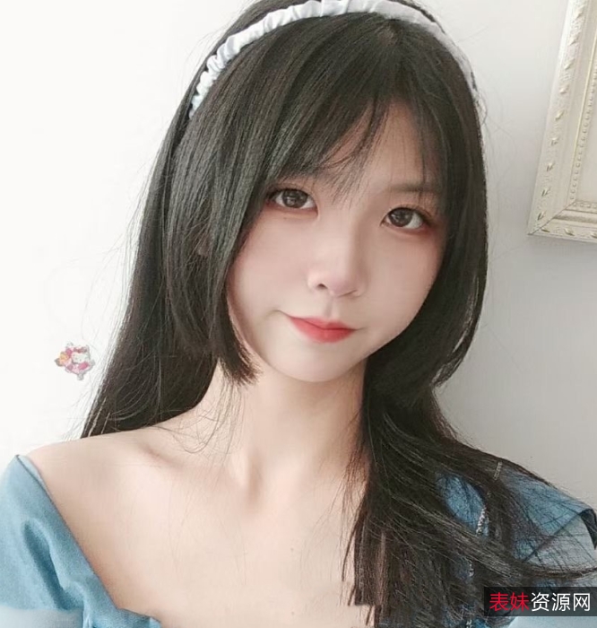 转载百度盘可爱逆天妹子酸果儿最新合集19V2G，公共场合光着pp到处跑！