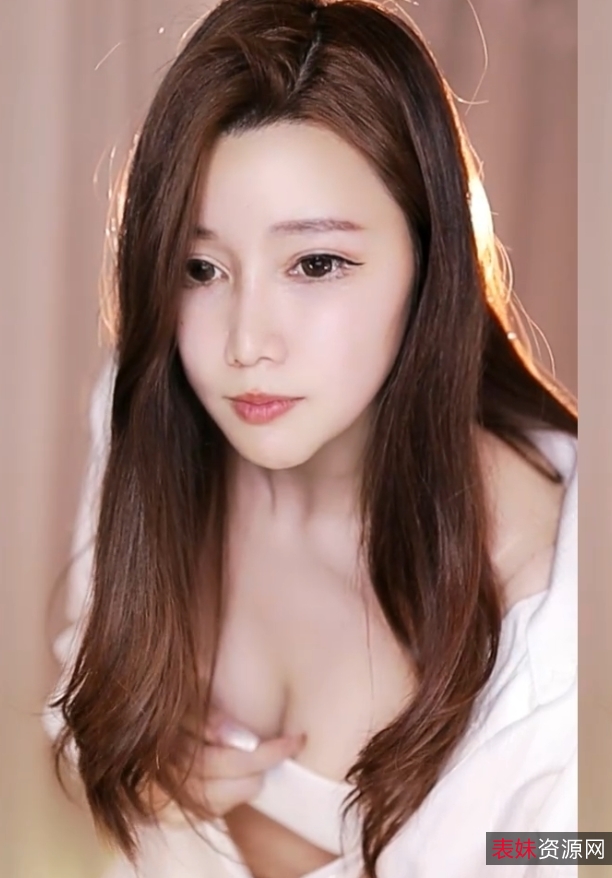 cc主播热舞合集毒毒呢最新视频21V4G，精彩舞姿