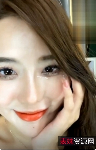 斗鱼精彩甜甜小可晴甜美火辣合集1V860M，舞蹈身材展示