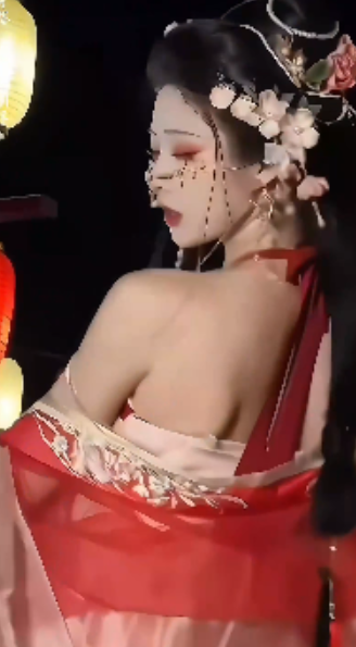 百度盘高清猫耳女学生团建嘴艺合集13V5.44G，手机解压必看