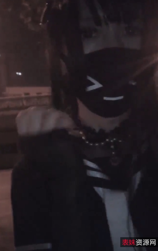 伪娘百度盘精品合集曦曦最新49V10.2G，野外展示与丝袜诱惑