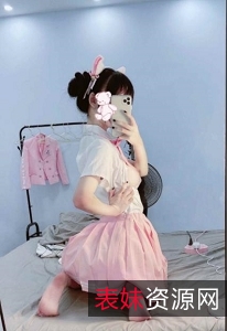 超粉嫩某推甜美罗莉芊芊最新精品合集4V308MB，私拍网红