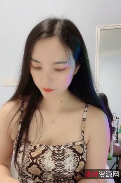 蜜桃大美美热力现场合集15部花椒2.3G养眼果实