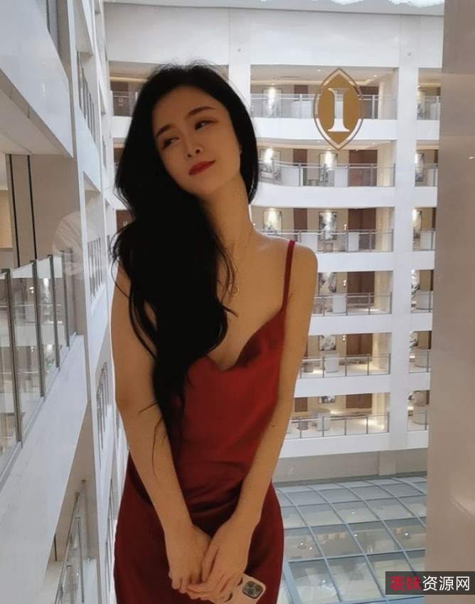 私拍蔓CC空姐诱人特辑1860MB太顶了