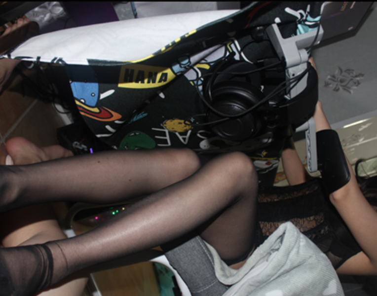 子柒足系列多人游45V合集15.7GB极致诱惑