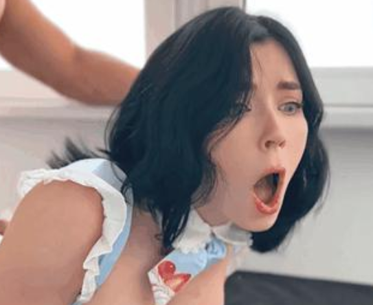 女仆SweetieFox阿黑颜吐舌白丝蓝裙1.05G1080P超清盛宴