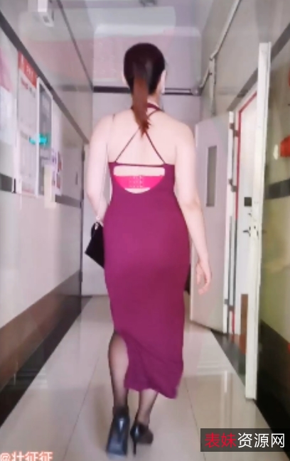 百度115征征蜜桃臀型系列35部5.39G浴室玩水