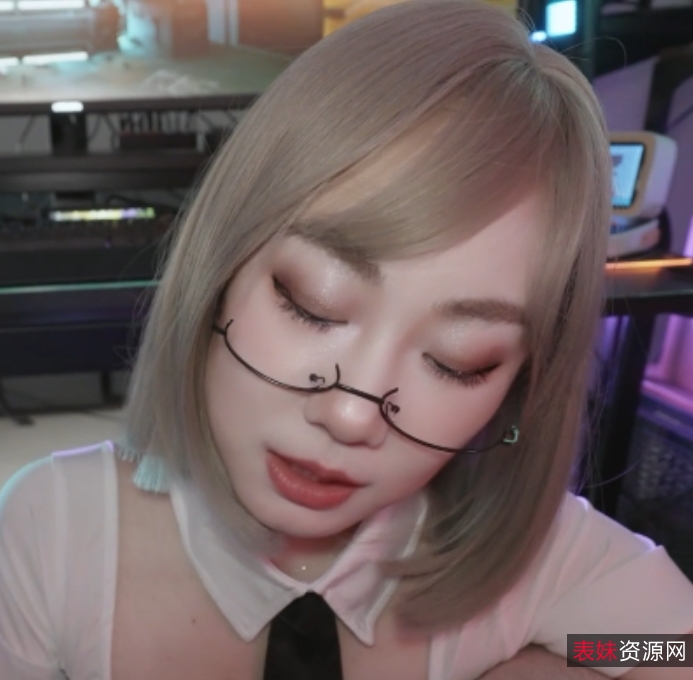 米菲兔抖音绝赞合集27V24.4G御姐风情