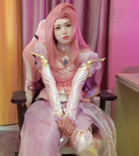 密桃邢曦月陪玩意外集锦1V424MB退役伪娘名场面