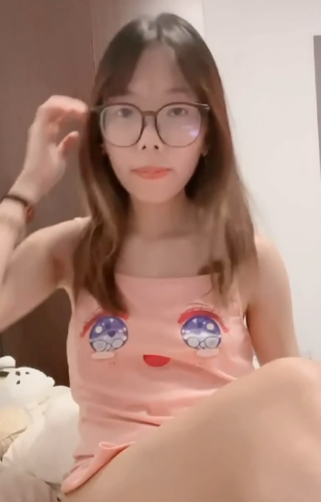 乖乖女欢欢阿黑颜指教单部1.37G眼镜娘私人教学