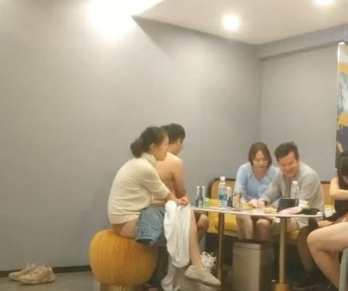 酒店娇妻换装游戏实录3部2.69G真会玩